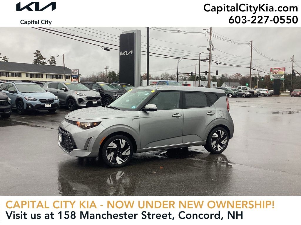 2023 Kia Soul GT-Line photo 3