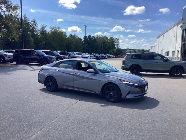 2023 Hyundai Elantra Hybrid Blue Sedan