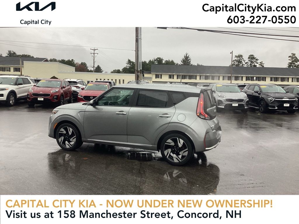 2023 Kia Soul GT-Line photo 4
