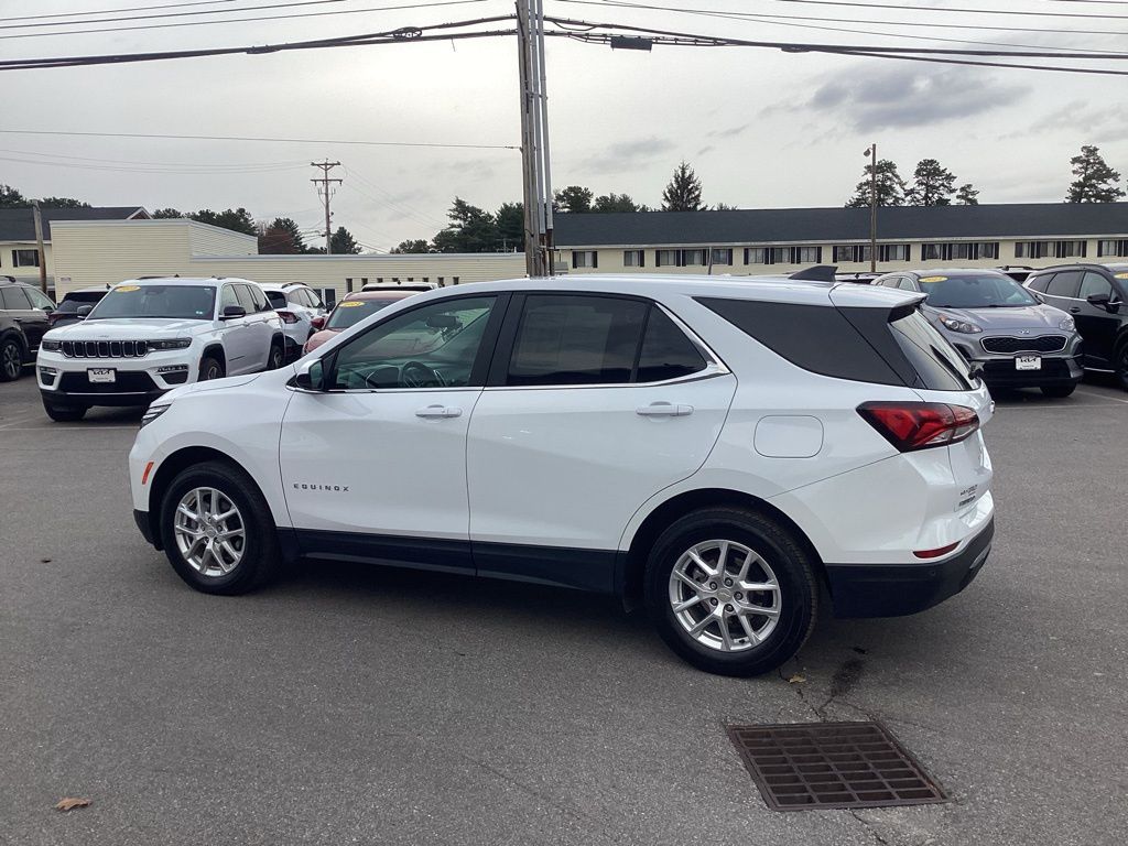 2024 Chevrolet Equinox LT photo 4