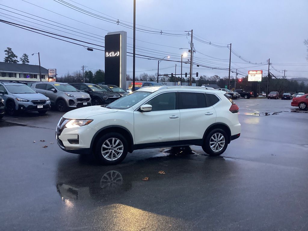 2018 Nissan Rogue SV photo 3