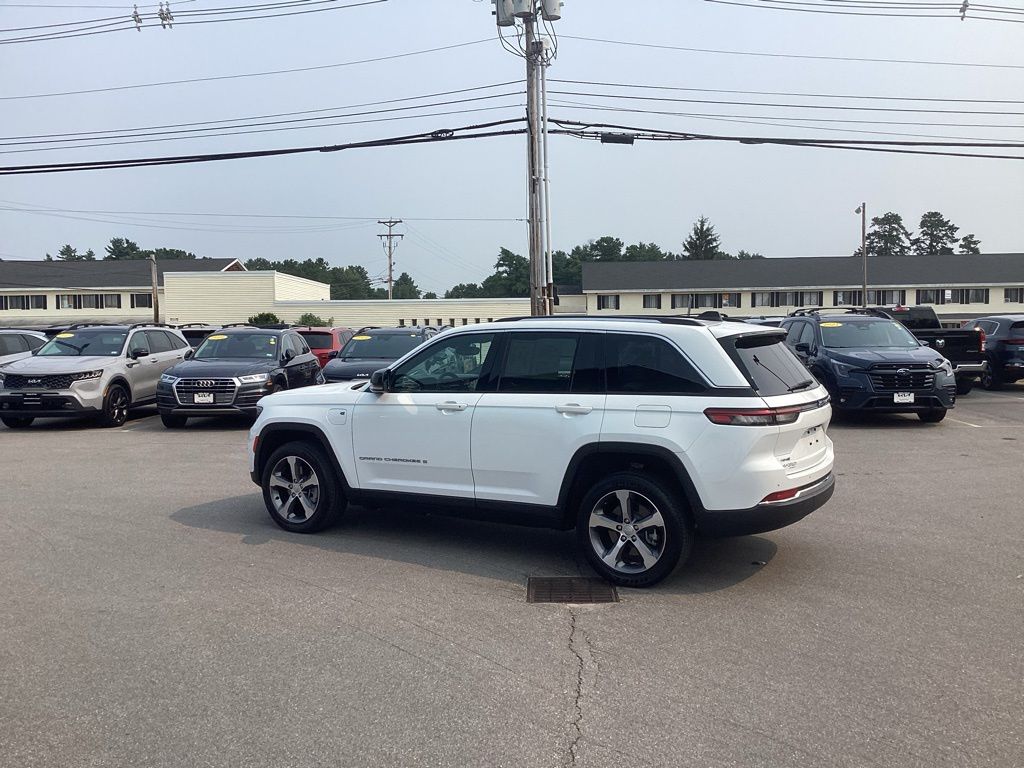 2023 Jeep Grand Cherokee 4xe photo 4