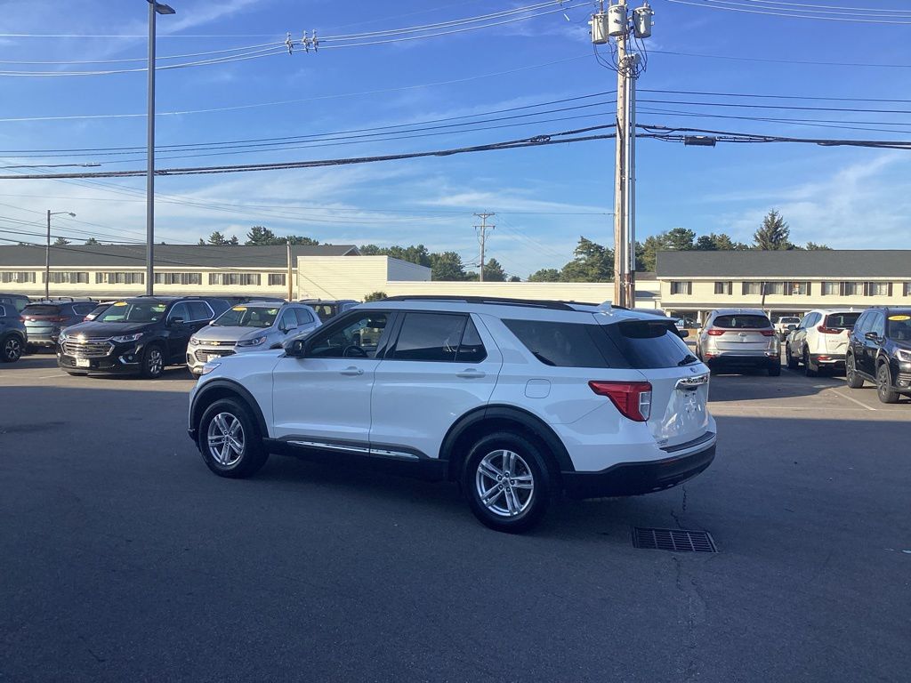 2022 Ford Explorer XLT photo 2