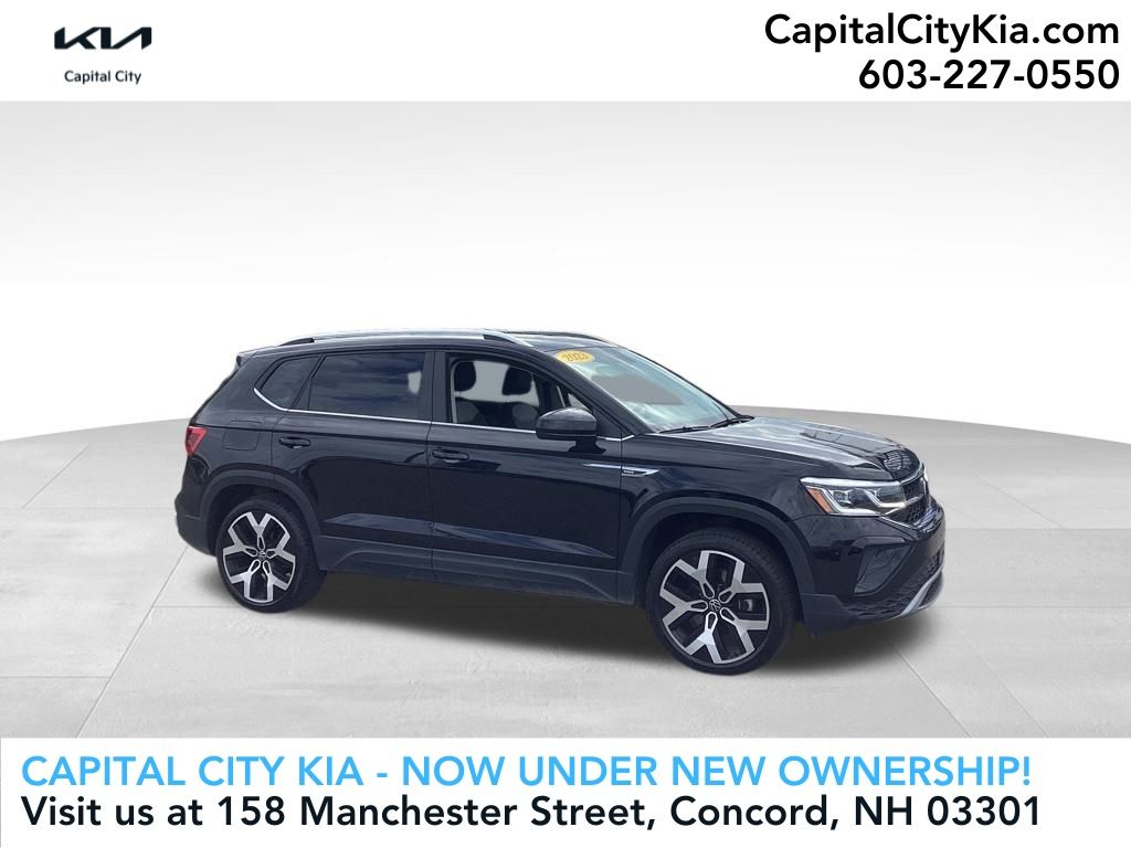 2023 Volkswagen Taos SEL's photo