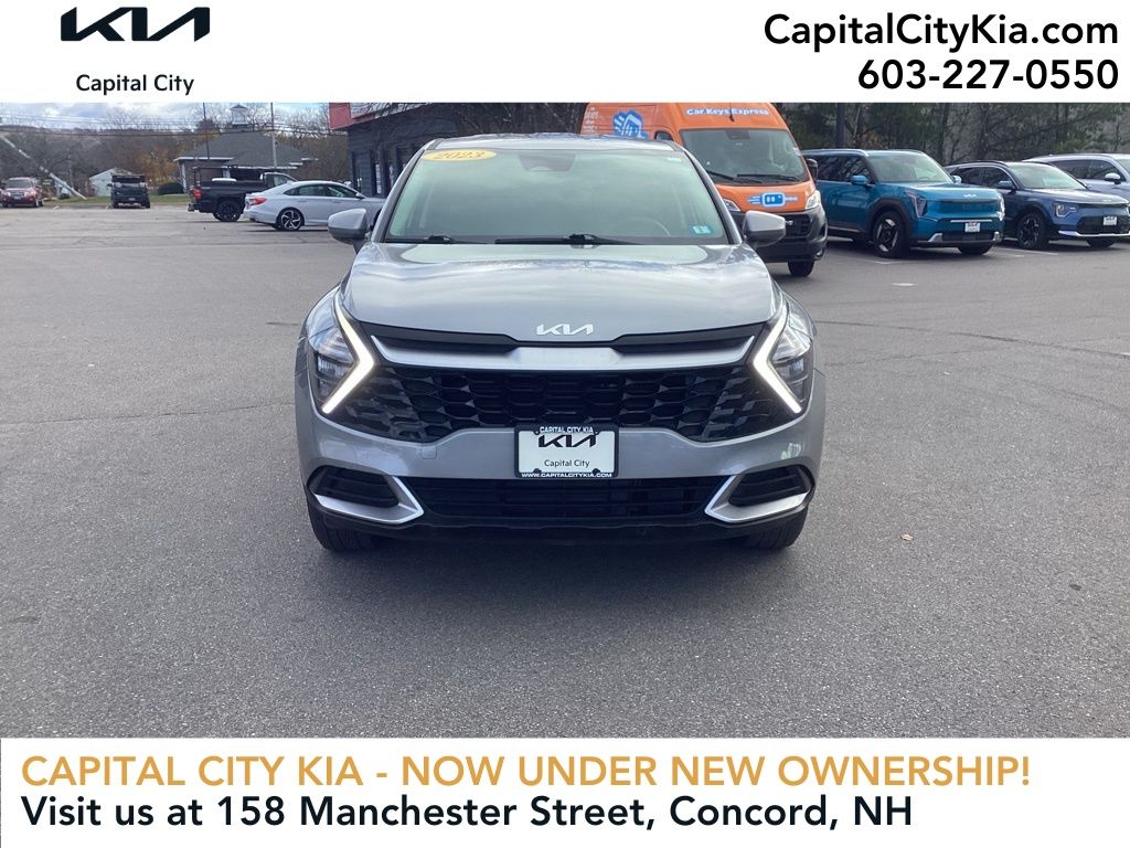 2023 Kia Sportage Hybrid LX photo 2