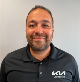 Staff member Carlos from ID_e85217aab384