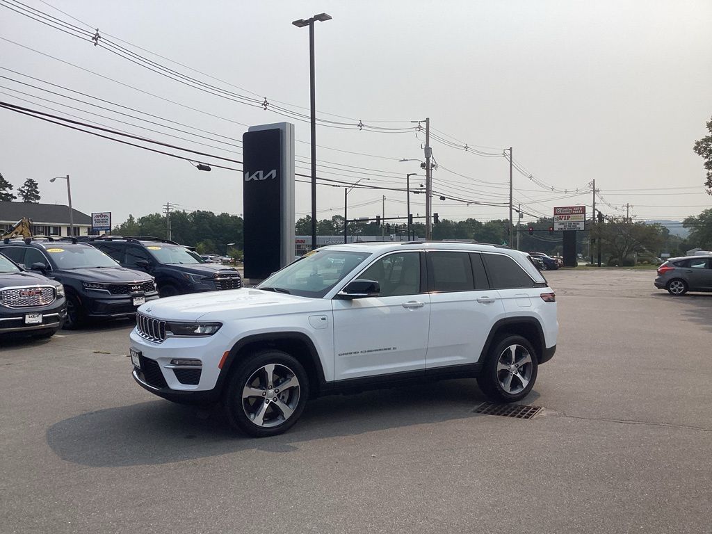 2023 Jeep Grand Cherokee 4xe photo 3