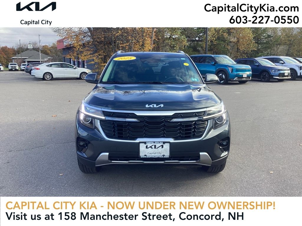 2025 Kia Seltos EX photo 2