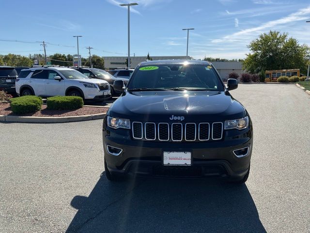 2017 Jeep Grand Cherokee Laredo photo 2