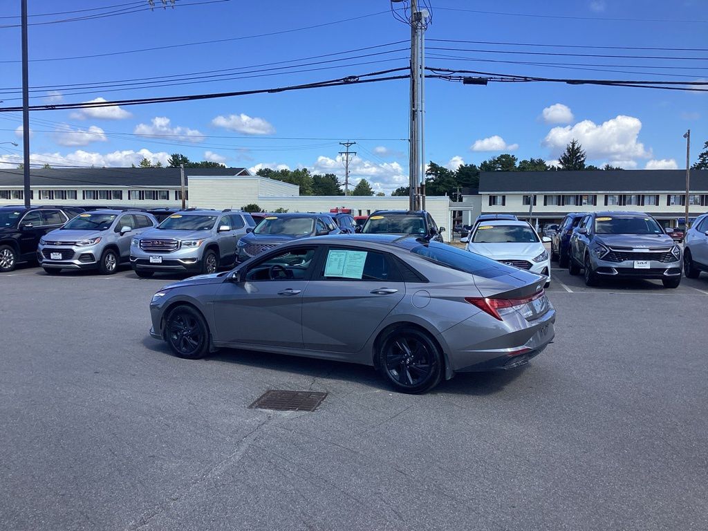 2023 Hyundai Elantra Hybrid Blue photo 3