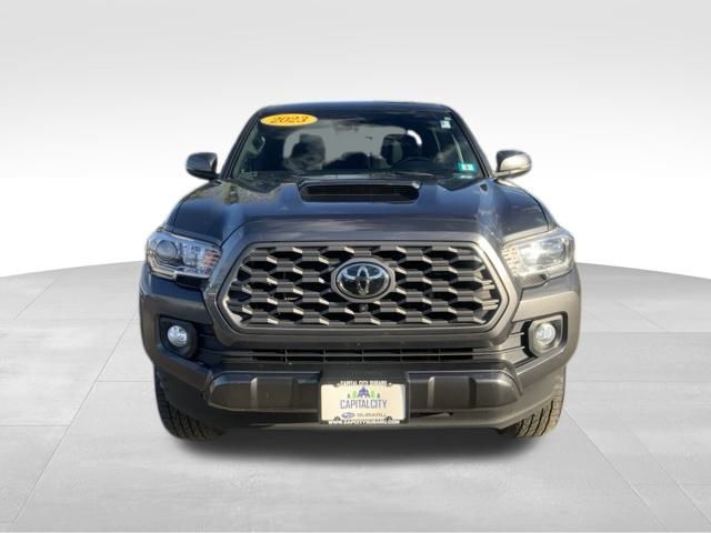2023 Toyota Tacoma TRD Sport photo 2