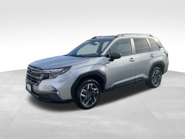 2025 Subaru Forester Premium photo 3