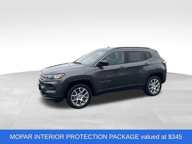 2022 Jeep Compass Latitude Lux photo 3