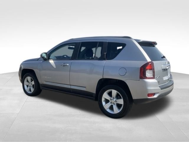 2017 Jeep Compass Latitude photo 4