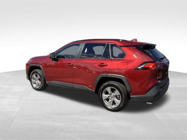 2023 Toyota RAV4 Hybrid XLE photo 3