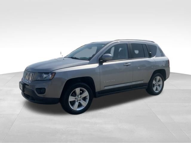 2017 Jeep Compass Latitude photo 3