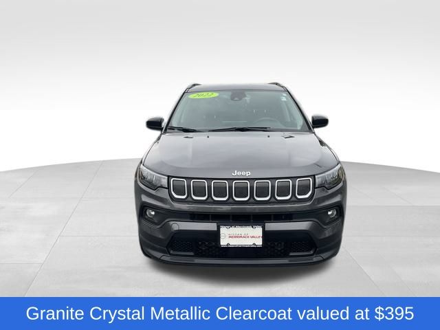 2022 Jeep Compass Latitude Lux photo 2