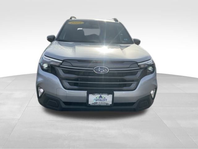 2025 Subaru Forester Premium photo 2