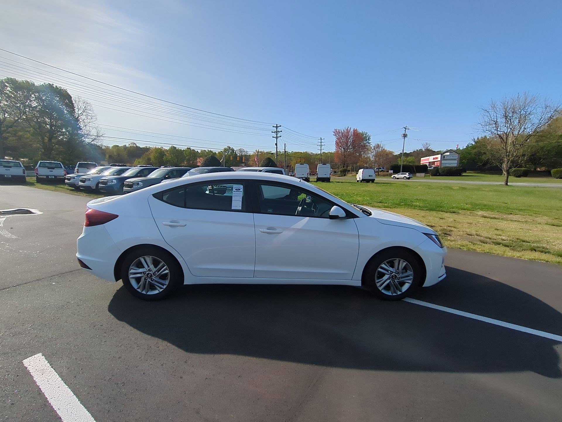 2020 Hyundai Elantra SEL - Photo 6