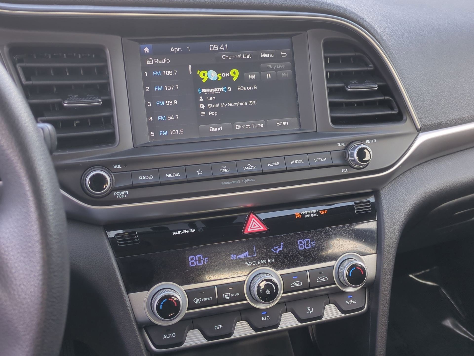 2020 Hyundai Elantra SEL - Photo 16