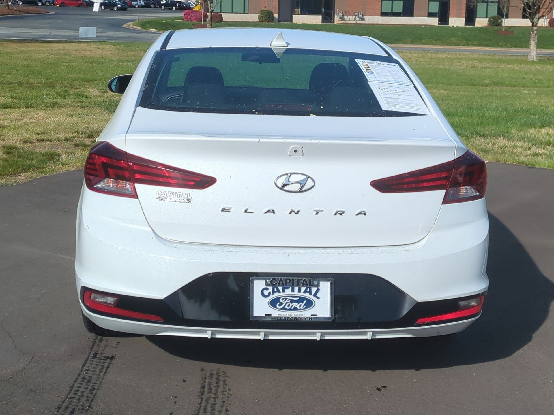 2020 Hyundai Elantra SEL - Photo 4