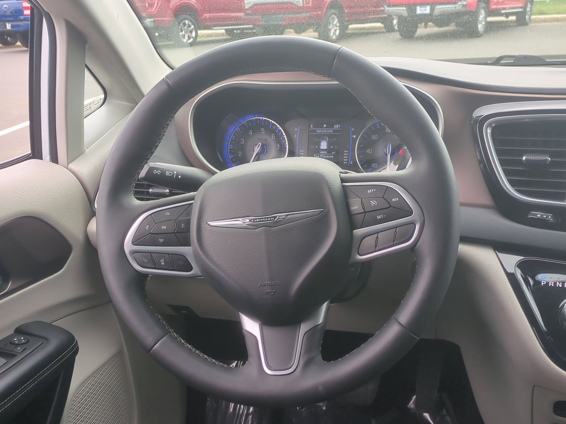 2023 Chrysler Voyager LX - Photo 21