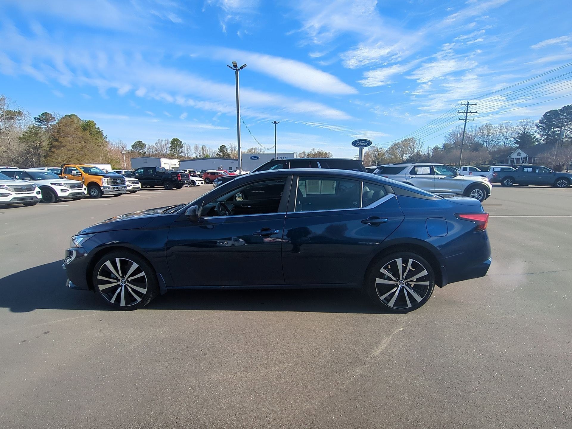 2021 Nissan Altima SR - Photo 2