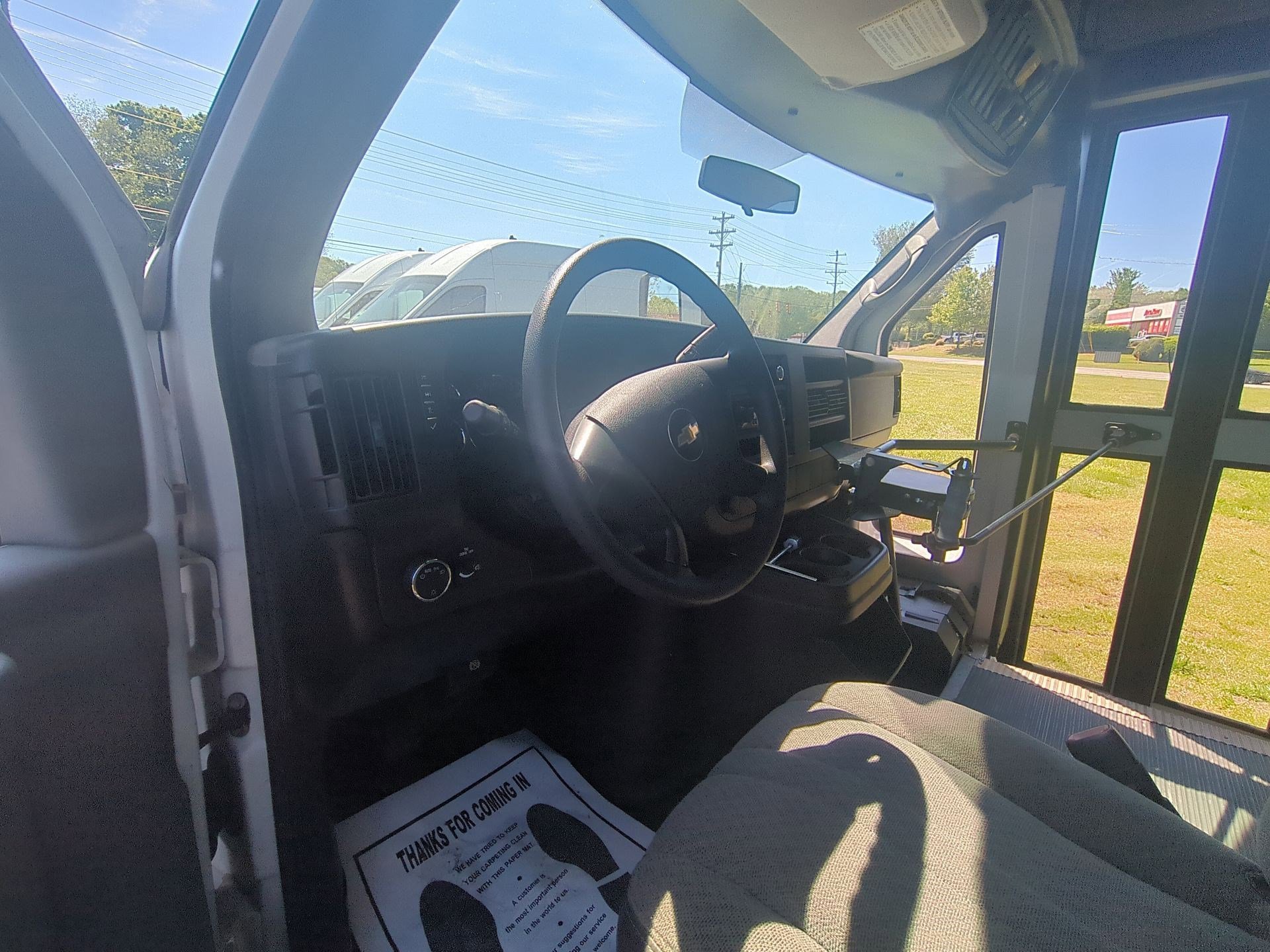2011 Chevrolet Express G3500 - Photo 12