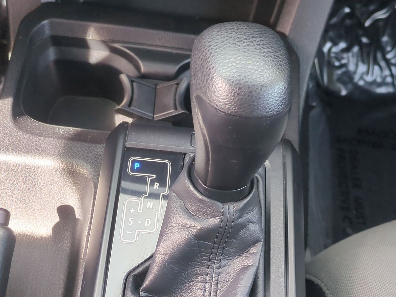 2022 Toyota Tacoma SR - Photo 18