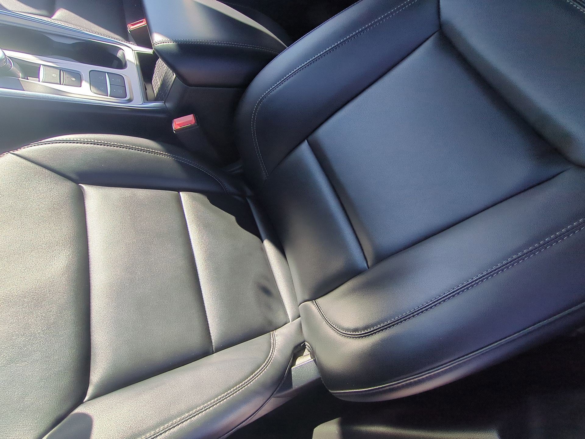 2023 Ford Explorer XLT - Photo 13