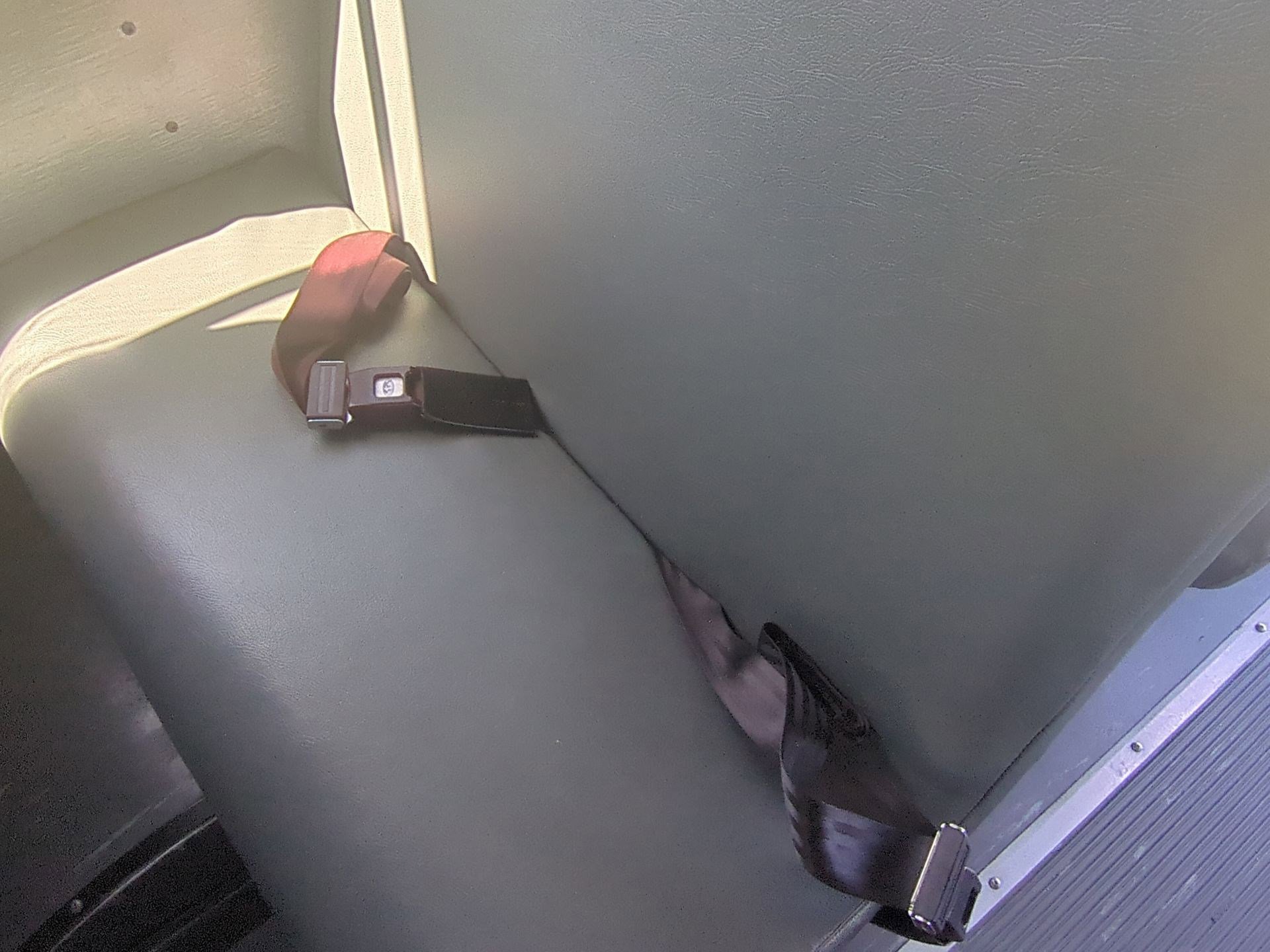 2011 Chevrolet Express G3500 - Photo 21