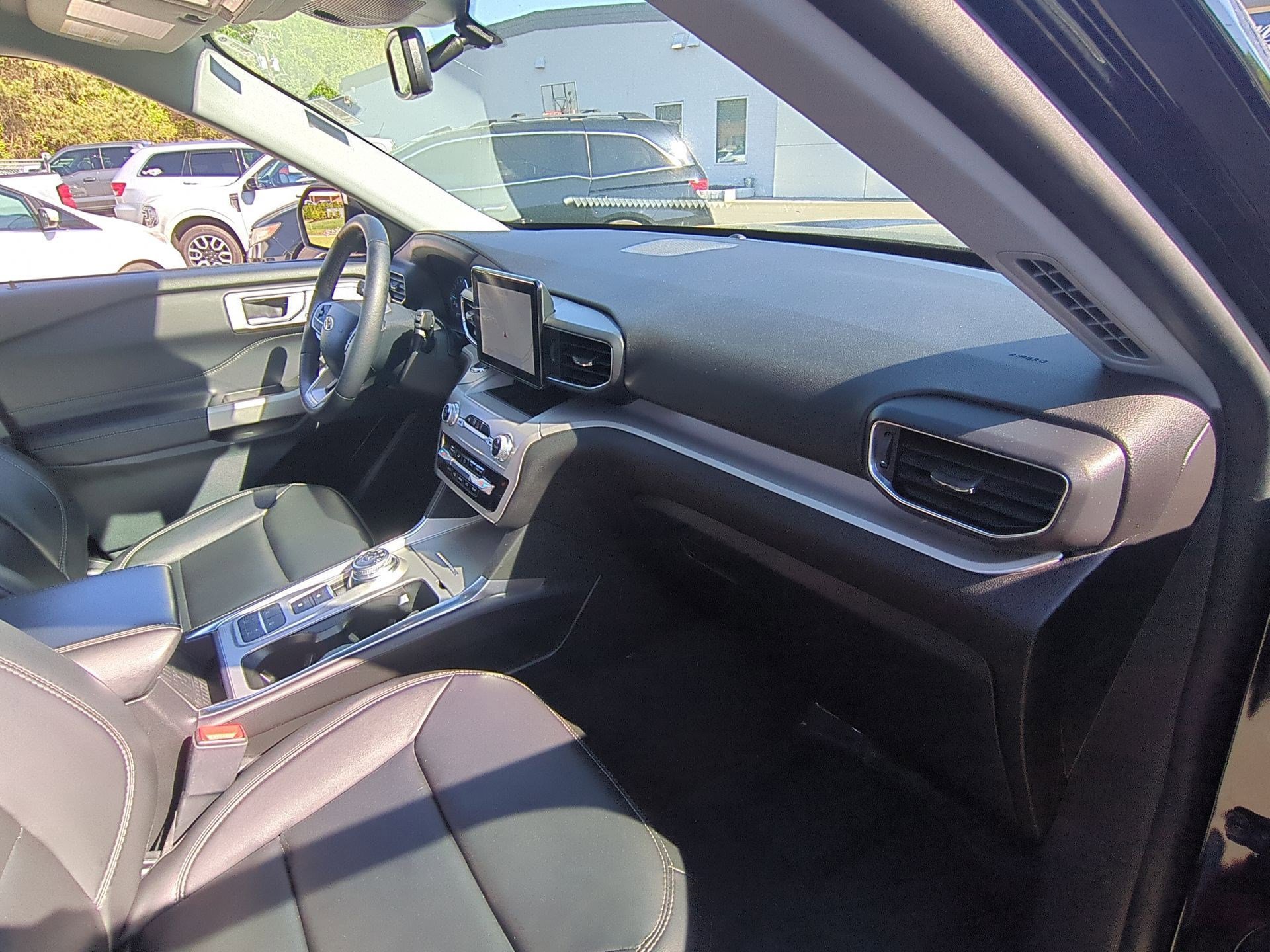 2023 Ford Explorer XLT - Photo 25