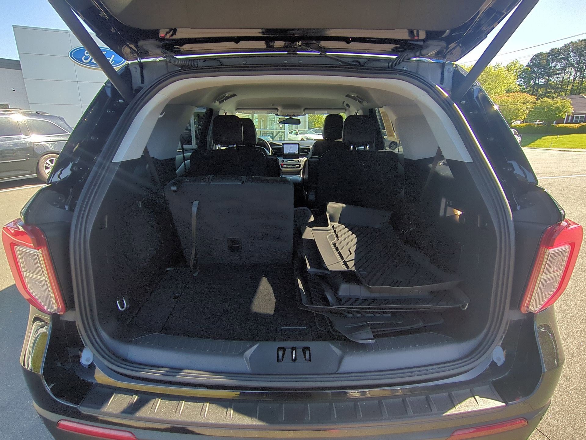 2023 Ford Explorer XLT - Photo 23