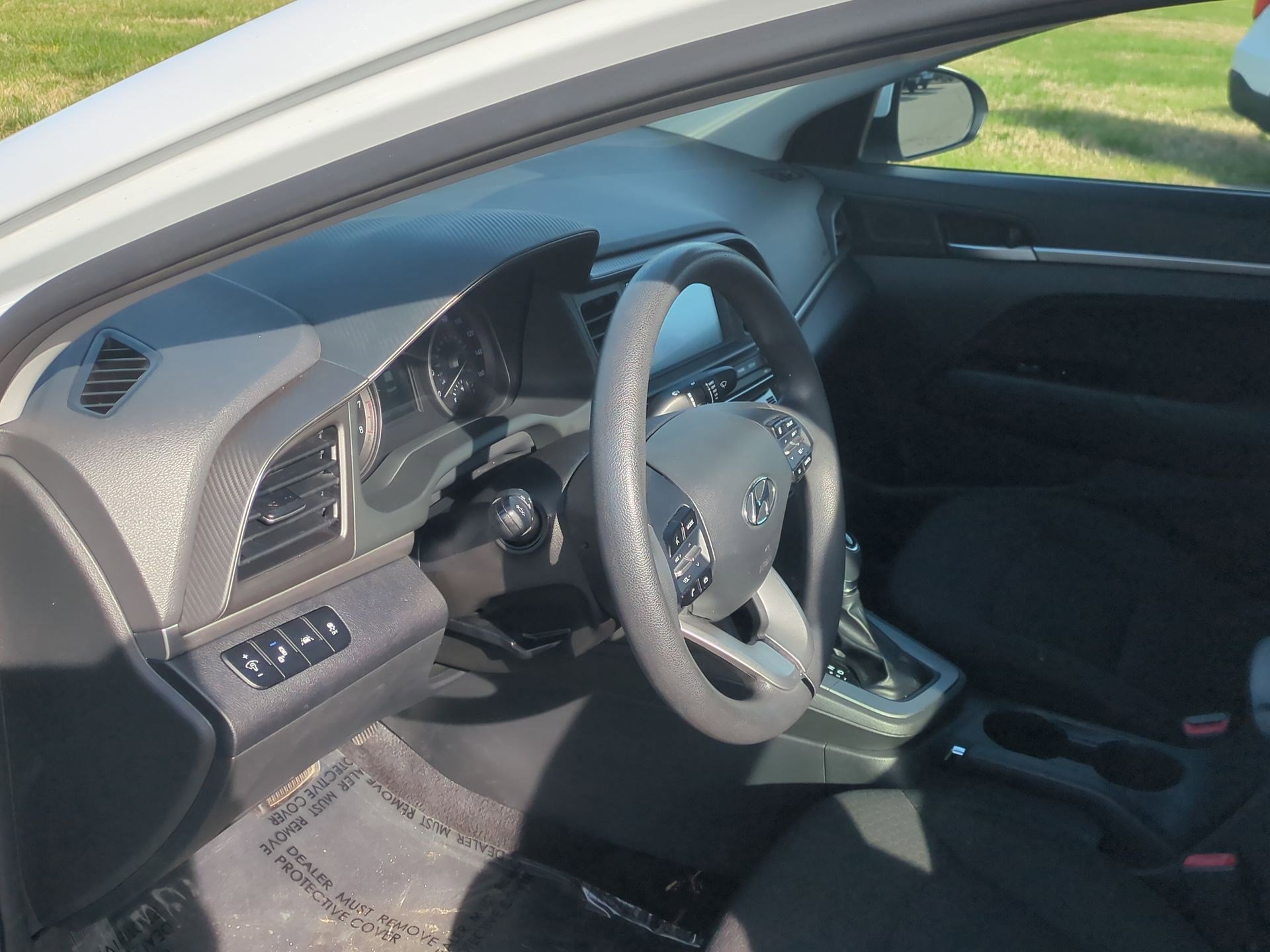 2020 Hyundai Elantra SEL - Photo 12