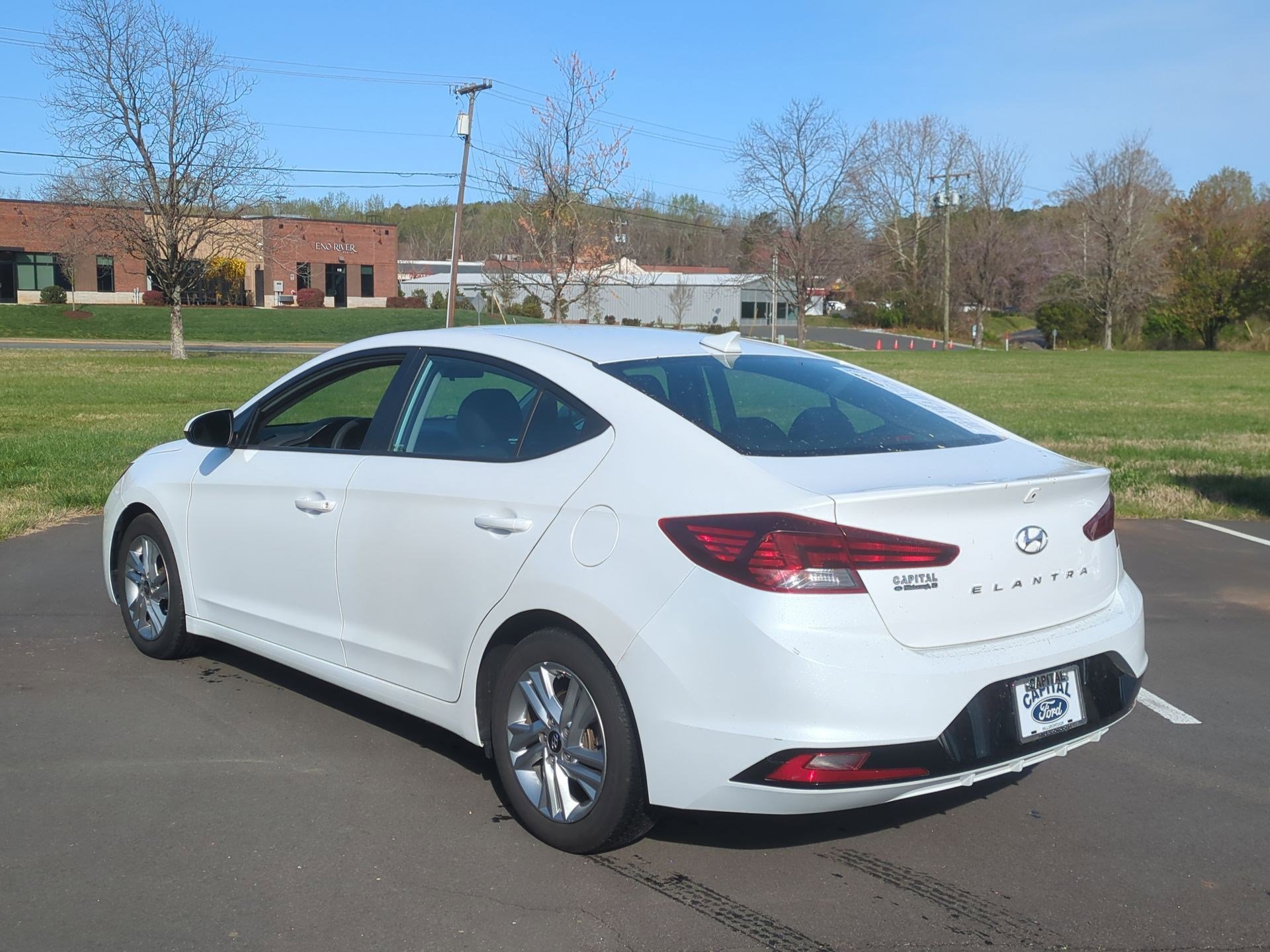 2020 Hyundai Elantra SEL - Photo 3