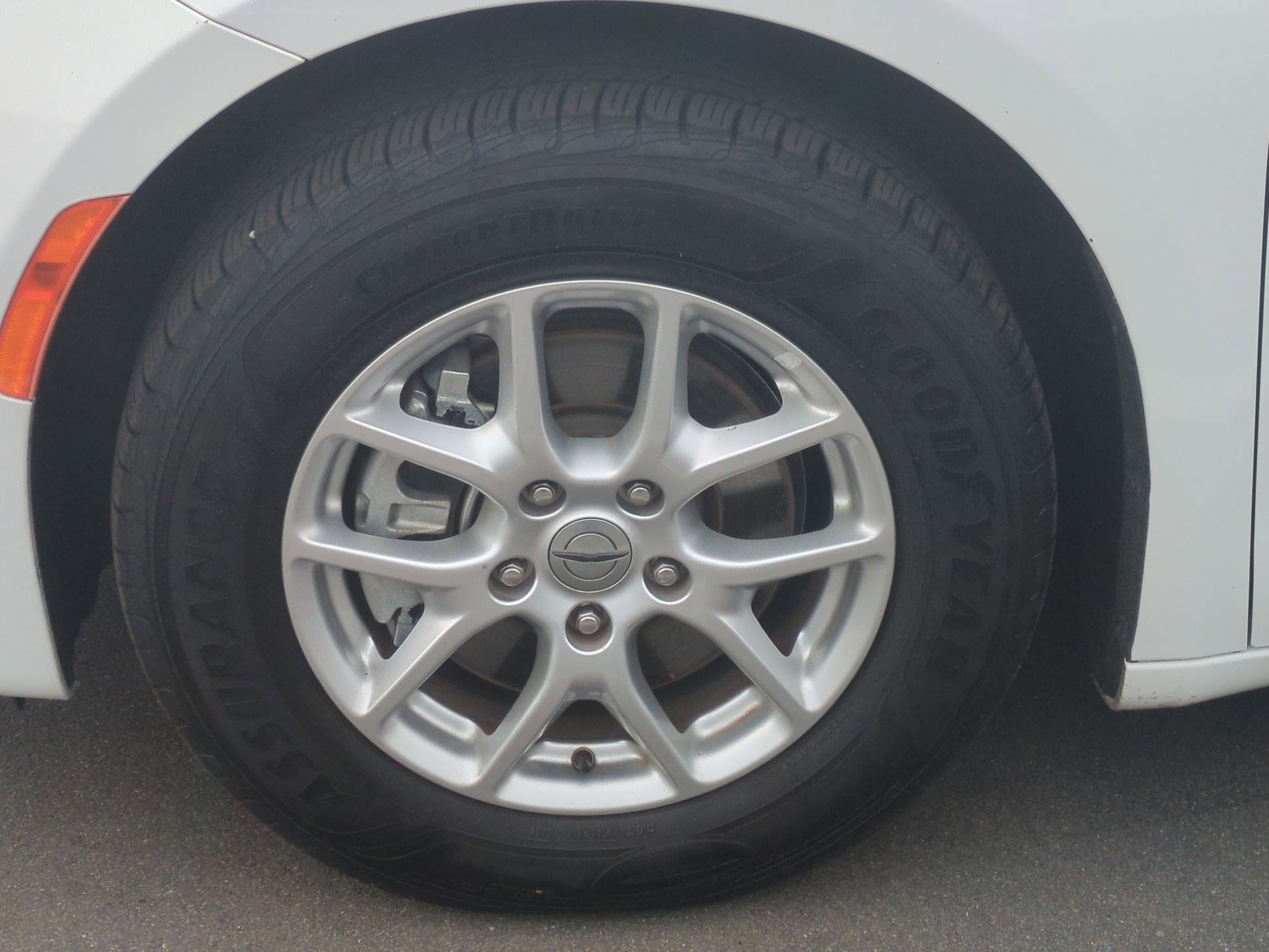 2023 Chrysler Voyager LX - Photo 9