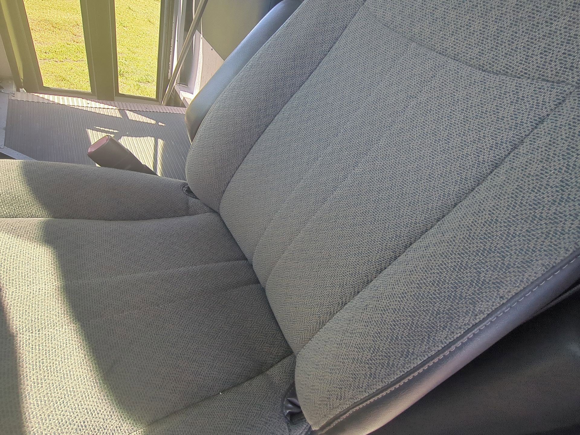 2011 Chevrolet Express G3500 - Photo 13