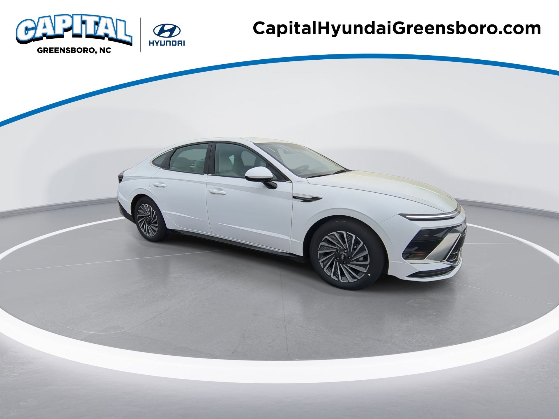 2025 Hyundai Sonata Hybrid SEL photo 2