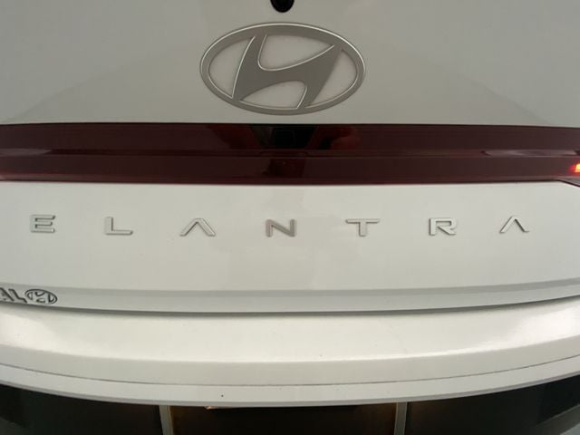 2024 Hyundai Elantra SEL - Photo 26
