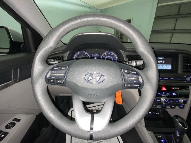 2020 Hyundai Elantra SE - Photo 14