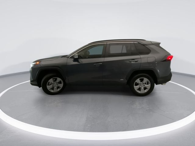 2022 Toyota RAV4 XLE - Photo 9
