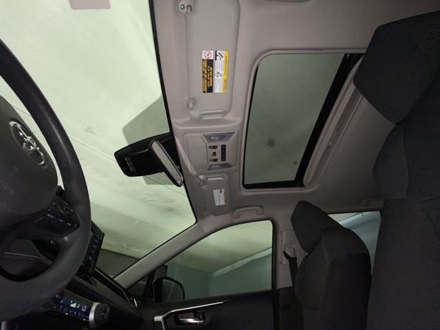 2022 Toyota RAV4 XLE - Photo 22