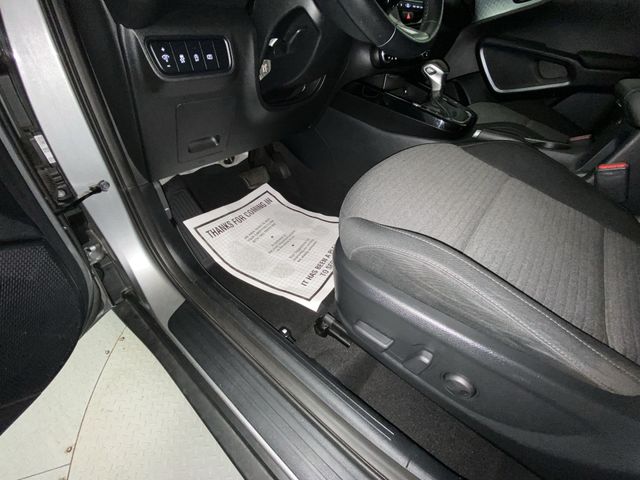 2023 Kia Soul EX - Photo 12