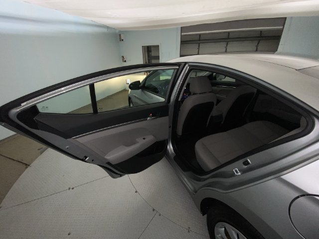 2020 Hyundai Elantra SE - Photo 21