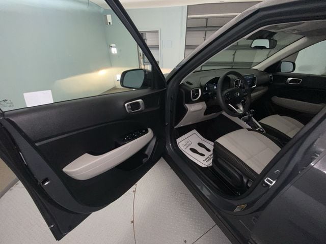 2024 Hyundai Venue SEL - Photo 11