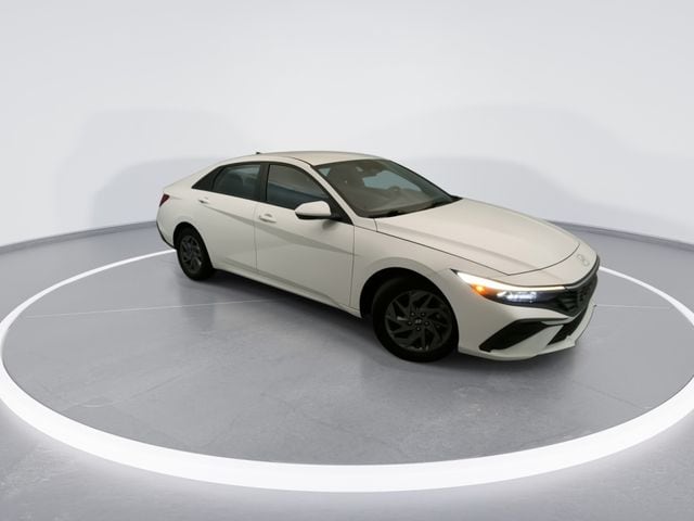 2024 Hyundai Elantra SEL - Photo 8