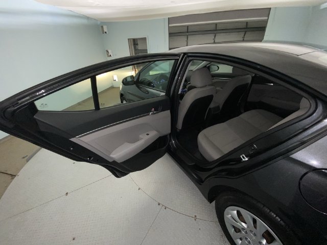 2020 Hyundai Elantra SE - Photo 20