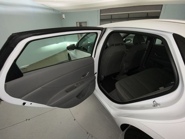 2024 Hyundai Elantra SEL - Photo 22