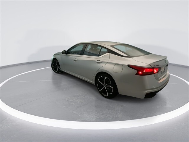 2024 Nissan Altima 2.5 SR photo 2