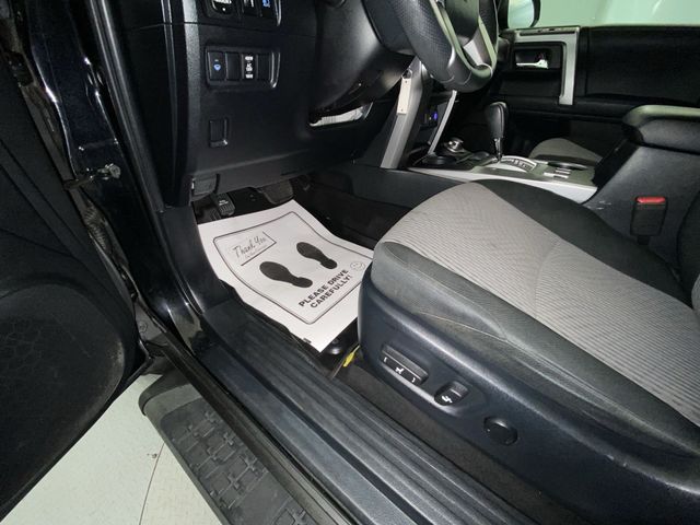 2020 Toyota 4Runner SR5 - Photo 12
